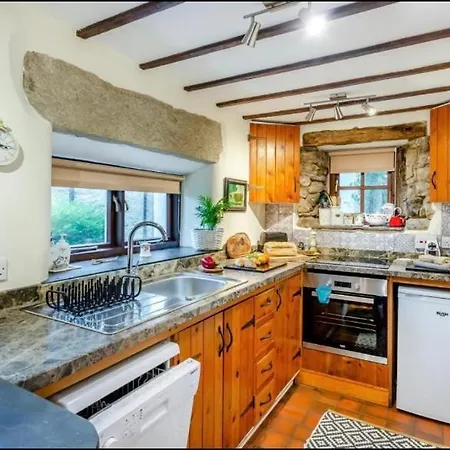 Westside Cottage, Newby, Clapham, Yorkshire Dales National Park, Famous Three Peaks, Near The District, Pets Are Welcome *