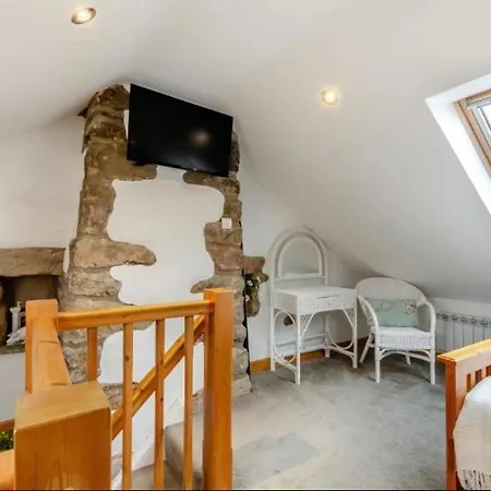 Westside Cottage, Newby, Clapham, Yorkshire Dales National Park, Famous Three Peaks, Near The District, Pets Are Welcome Newby (Craven)