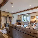 度假居 Westside Cottage, Newby Hamlet, Clapham, Yorkshire Dales National Park, Famous Three Peaks, Near The District, Pets Are Welcome, Direct Parking In Front Of The & Guest Parking Newby (Craven)