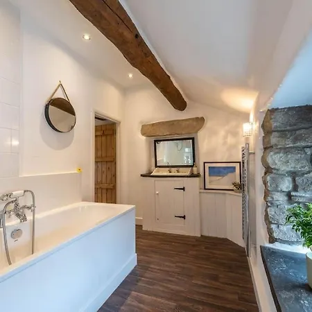 Westside Cottage, Newby Hamlet, Clapham, Yorkshire Dales National Park, Famous Three Peaks, Near The District, Pets Are Welcome, Direct Parking In Front Of The & Guest Parking