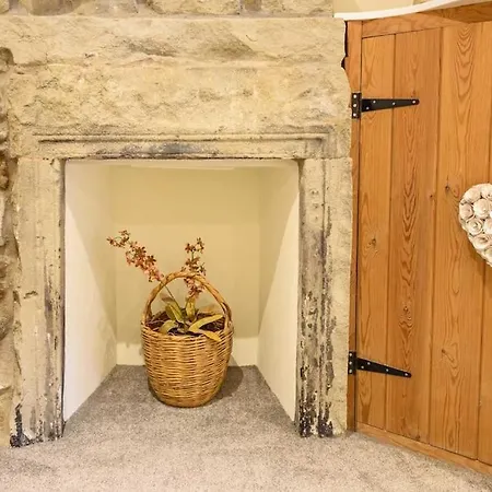 Westside Cottage, Newby Hamlet, Clapham, Yorkshire Dales National Park, Famous Three Peaks, Near The District, Pets Are Welcome, Direct Parking In Front Of The & Guest Parking Semesterbostad Newby (Craven)