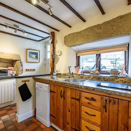 Westside Cottage, Newby Hamlet, Clapham, Yorkshire Dales National Park, Famous Three Peaks, Near The District, Pets Are Welcome, Direct Parking In Front Of The & Guest Parking Newby (Craven)