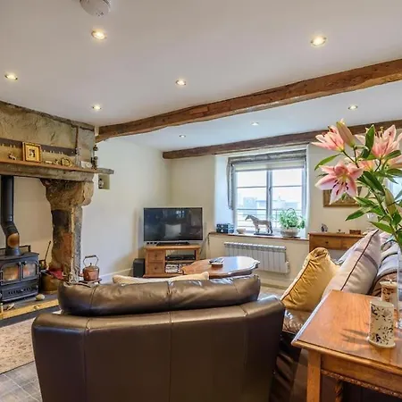 Semesterbostad Westside Cottage, Newby Hamlet, Clapham, Yorkshire Dales National Park, Famous Three Peaks, Near The District, Pets Are Welcome, Direct Parking In Front Of The & Guest Parking Newby (Craven)