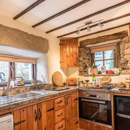 Westside Cottage, Newby Hamlet, Clapham, Yorkshire Dales National Park, Famous Three Peaks, Near The District, Pets Are Welcome, Direct Parking In Front Of The & Guest Parking * Newby (Craven)