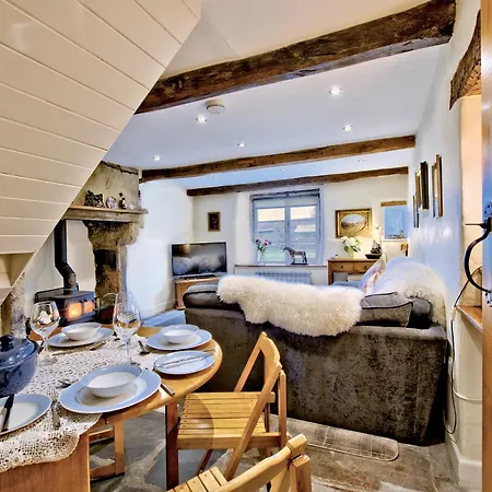 Westside Cottage, Newby Hamlet, Clapham, Yorkshire Dales National Park, Famous Three Peaks, Near The District, Pets Are Welcome, Direct Parking In Front Of The & Guest Parking