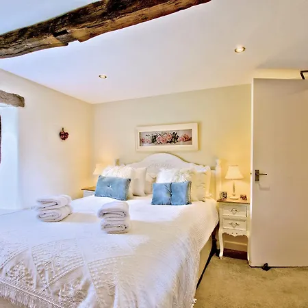 Casa de Férias Westside Cottage, Newby Hamlet, Clapham, Yorkshire Dales National Park, Famous Three Peaks, Near The District, Pets Are Welcome, Direct Parking In Front Of The & Guest Parking