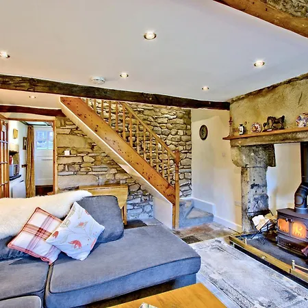 Casa de Férias Westside Cottage, Newby Hamlet, Clapham, Yorkshire Dales National Park, Famous Three Peaks, Near The District, Pets Are Welcome, Direct Parking In Front Of The & Guest Parking Newby (Craven)