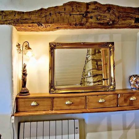 Westside Cottage, Newby Hamlet, Clapham, Yorkshire Dales National Park, Famous Three Peaks, Near The District, Pets Are Welcome, Direct Parking In Front Of The & Guest Parking Newby (Craven)