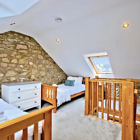 Westside Cottage, Newby Hamlet, Clapham, Yorkshire Dales National Park, Famous Three Peaks, Near The District, Pets Are Welcome, Direct Parking In Front Of The & Guest Parking Casa de Férias *
