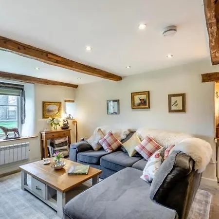 Casa de Férias Westside Cottage, Newby Hamlet, Clapham, Yorkshire Dales National Park, Famous Three Peaks, Near The District, Pets Are Welcome, Direct Parking In Front Of The & Guest Parking