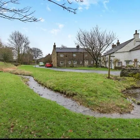 Westside Cottage, Newby Hamlet, Clapham, Yorkshire Dales National Park, Famous Three Peaks, Near The District, Pets Are Welcome, Direct Parking In Front Of The & Guest Parking *