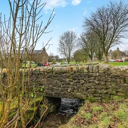 Westside Cottage: Yorkshire Dales Pet-friendly Retreat