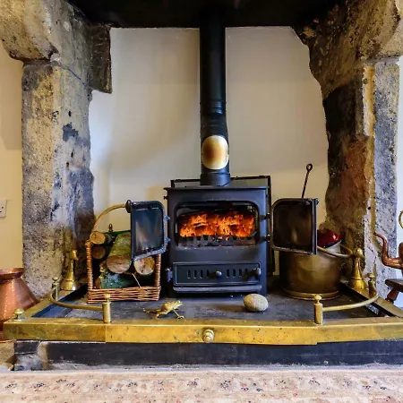 Casa de Férias Westside Cottage, Newby Hamlet, Clapham, Yorkshire Dales National Park, Famous Three Peaks, Near The District, Pets Are Welcome, Direct Parking In Front Of The & Guest Parking