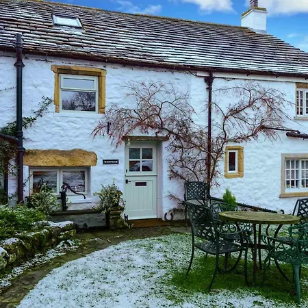 Westside Cottage, Newby Hamlet, Clapham, Yorkshire Dales National Park, Famous Three Peaks, Near The District, Pets Are Welcome, Direct Parking In Front Of The & Guest Parking Semesterbostad *